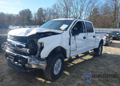 2017 Ford F-250 Xlt z USA, uszkodzony, nr VIN 1FT7W2BT2HEF42313